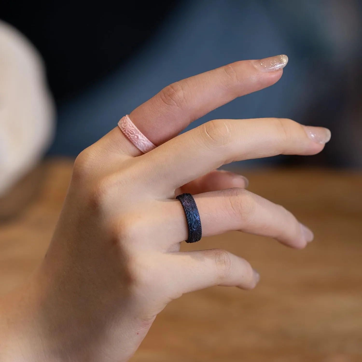 Zollen Silicone Wedding Rings for Women 4/7 Packs -Metallic Stackable Silicone Rubber Wedding Bands -Innovative Vine Collection
